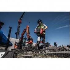 Каска захисна BOLT100 невентильована для промислового альпінізму чорна MILWAUKEE