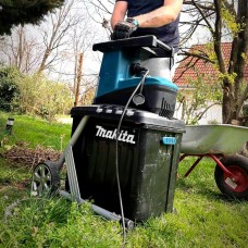 Подрібнювач MAKITA UD2500