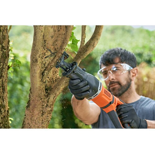 Пила шабельна мережева BLACK+DECKER BES301
