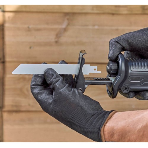 Пила шабельна мережева BLACK+DECKER BES301