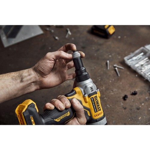 Заклепочник акумуляторний безщітковий DeWALT DCF414NT