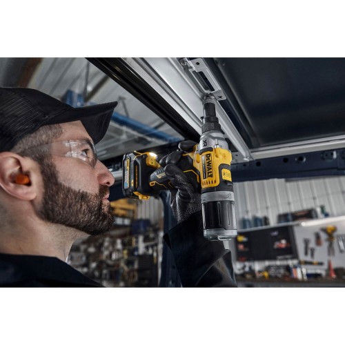 Заклепочник акумуляторний безщітковий DeWALT DCF414NT