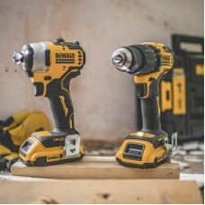 Набір з двох інструментів безщіткових DeWALT DCK2062D2T