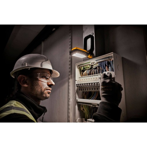 Ліхтар світлодіодний акумуляторний DeWALT DCL182