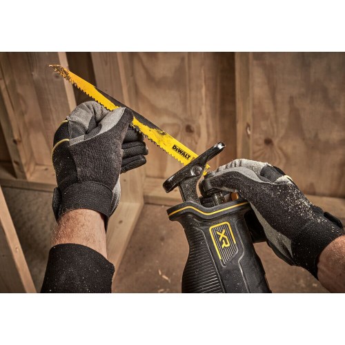 Пила шабельна акумуляторна DeWALT DCS382NT