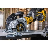 Пила дискова акумуляторна безщіткова DeWALT DCS571P2