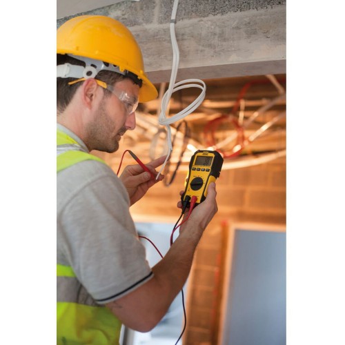 Мультиметр цифровий категорії САТ III STANLEY FMHT82563-0