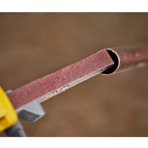 Шліфмашина стрічкова-напилок акумуляторна STANLEY FATMAX SFMCE210B