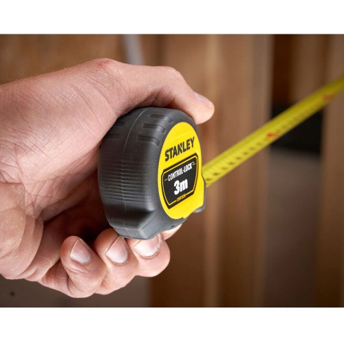 Рулетка вимірювальна CONTROL-LOCK довжиною 3 м, шириною 19 мм, в обгумованому корпусі, з подвійною шкалою STANLEY STHT37230-0